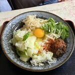 小泉うどん店 - 黒辛まぜまぜうどん