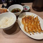 Ishimatsu Gyouza - 石松餃子 10個定食