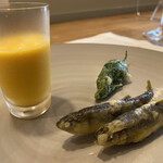 シャントレル - 千葉県産天然稚鮎のフリット、メロンのスープ、ヤマシナ唐辛子