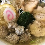 Tori Kuu Kai - 鶏塩ラーメン、ズームイン