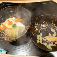 日本料理 直 - ゴマ豆腐、まき海老、雲丹、ジュンサイのお椀