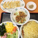 日高屋 - 黒酢しょうゆ冷し麺（大盛）やきとり丼餃子セット