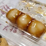 一久 大福堂 - しょうゆ団子(108円)です。