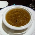 萬珍樓 - 北京ダック入り、八珍ふかひれスープ