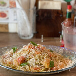 ナナイロパスタ - 本日の気まぐれパスタ「海老とトマトの冷製カッペリーニ 1,180円＋大盛り 250円」。