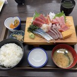 Marukei - 刺身定食 1408円