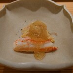 島津 - 噴火湾の毛蟹（味噌和えと）土佐酢ジュレで