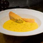 ビストロ ネモ - 御前人参のポタージュ　栗とチーズサブレ