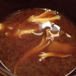 吉い - 2012.10　本日の味噌汁の具は、舞茸♪