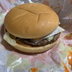 マクドナルド - スパビー(スパイシービーフバーガー)、200円