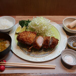 世田谷とんかつ 祖師谷七丁目食堂 - 祖師谷の豚かつ定食3,600円