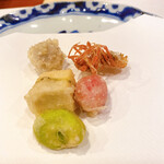 美かさ - 海老の頭、空豆、湯葉、ミニトマト、石川子芋