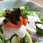 Steamed chicken melty salad