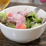 トリワイン ＰＩＫＯＳＨＨＨＵ - サラダ＆ピザのサラダ