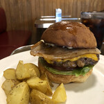 エーエス クラシックス ダイナー - 『ベーコンチーズバーガー￥1550』 『ランチドリンク￥150』