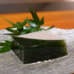 日本料理 幸庵 - 蓬と海老芋の寒天アップ