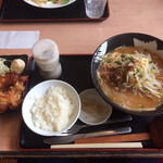 ガキ大将 - 赤味噌ラーメン＋唐揚げセット 1,030円税込