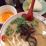 唐そば - ラーメンとオニギリとタレ付生卵