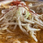 ラーメン もっけだの - 赤唐味噌中華普通ニンニクショウガ食べるラー油のヤサイ
