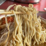 ラーメン もっけだの - 赤唐味噌中華普通ニンニクショウガ食べるラー油の麺