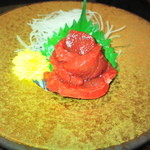 夜）馬刺し　上質な赤身です。