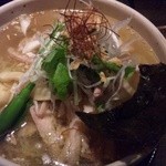 鷹流 - 白鶏麺（パイチー麺）780円