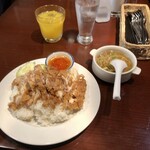 Suan Sawan - ランチ「カオマンガイトード」（900円）&スープセット(+200円)