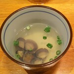 お値段以上の大衆酒場　大鶴見食堂 - しじみスープ