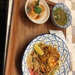 タイ屋台料理 ティーヌン - 