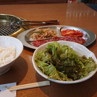 市川でランチに使える焼肉 ランキング 食べログ