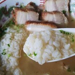 大吉食堂 - 後半なのにチャーシューわんさか笑