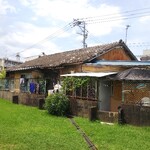 大吉食堂 - 裏から撮ると天空の城？？