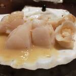 月島もんじゃ くうや - 殻付き帆立のバター焼き