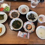 魚津マンテンホテル駅前 - 惣菜バイキング料理。