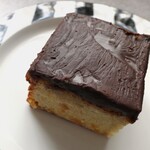 チリムーロ - ママレットカシス香るビターチョコがけケーキ
