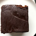 チリムーロ - ママレットカシス香るビターチョコがけケーキ