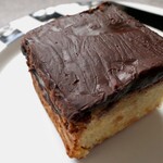 チリムーロ - ママレットカシス香るビターチョコがけケーキ