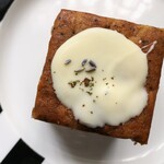 チリムーロ - パルフェタムールホワイトチョコがけケーキ