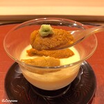 御料理 寺沢 - 玉締めの上には北海道産の生海胆