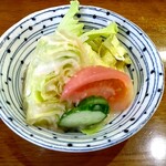 Hambagu Hasekura - 最初にサラダが出されます。