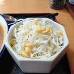 Gohandokoro Misakiya - 冷たくてシャキシャキのサラダ。