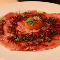 牛刺しと焼肉 仔虎 クリスロード店 - シルクユッケ