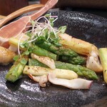 ぼちぼち - 旬野菜と海鮮の塩辛バター焼き