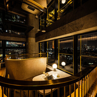 Tokyo Tower spreads out in front of you! luxury sofa seat