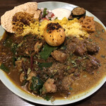 アアベルカレー - アアベルチキンカレーと週替わりカレー