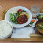 小さな食堂 ヒロ - 日替わり定食 煮込みハンバーグ定食 （税込）700円 (2021.07.13)