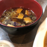 家庭料理居酒屋 よってって - この味噌汁は変わらず美味しいです！