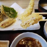 和食レストランとんでん - 「活〆穴子の天ぷら」断面