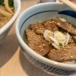 中華そば ゴトクギ - 粗挽き胡椒がかかっていて美味しい^_^