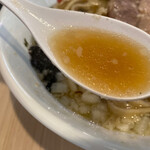 中華そば ゴトクギ - 煮干し風味のスープ、脂は、普通です❣️